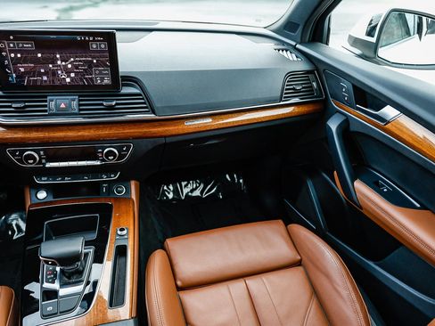 Used 2023 Audi Q5 e Premium Plus image 15