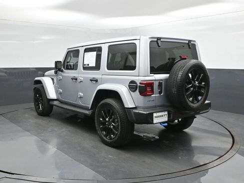 Used 2023 Jeep Wrangler Unlimited Sahara image 5