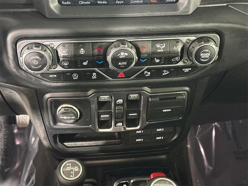 Used 2019 Jeep Wrangler Unlimited Sahara w/ Quick Order Package 24M Moab image 30