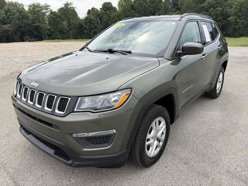 Used 2018 Jeep Compass Sport w/ Tech Group AWD/4WD image 7