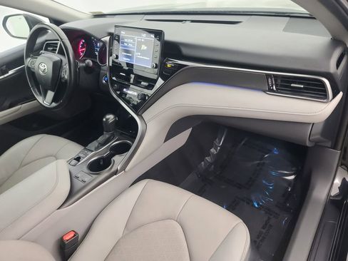 Used 2023 Toyota Camry XSE image 14