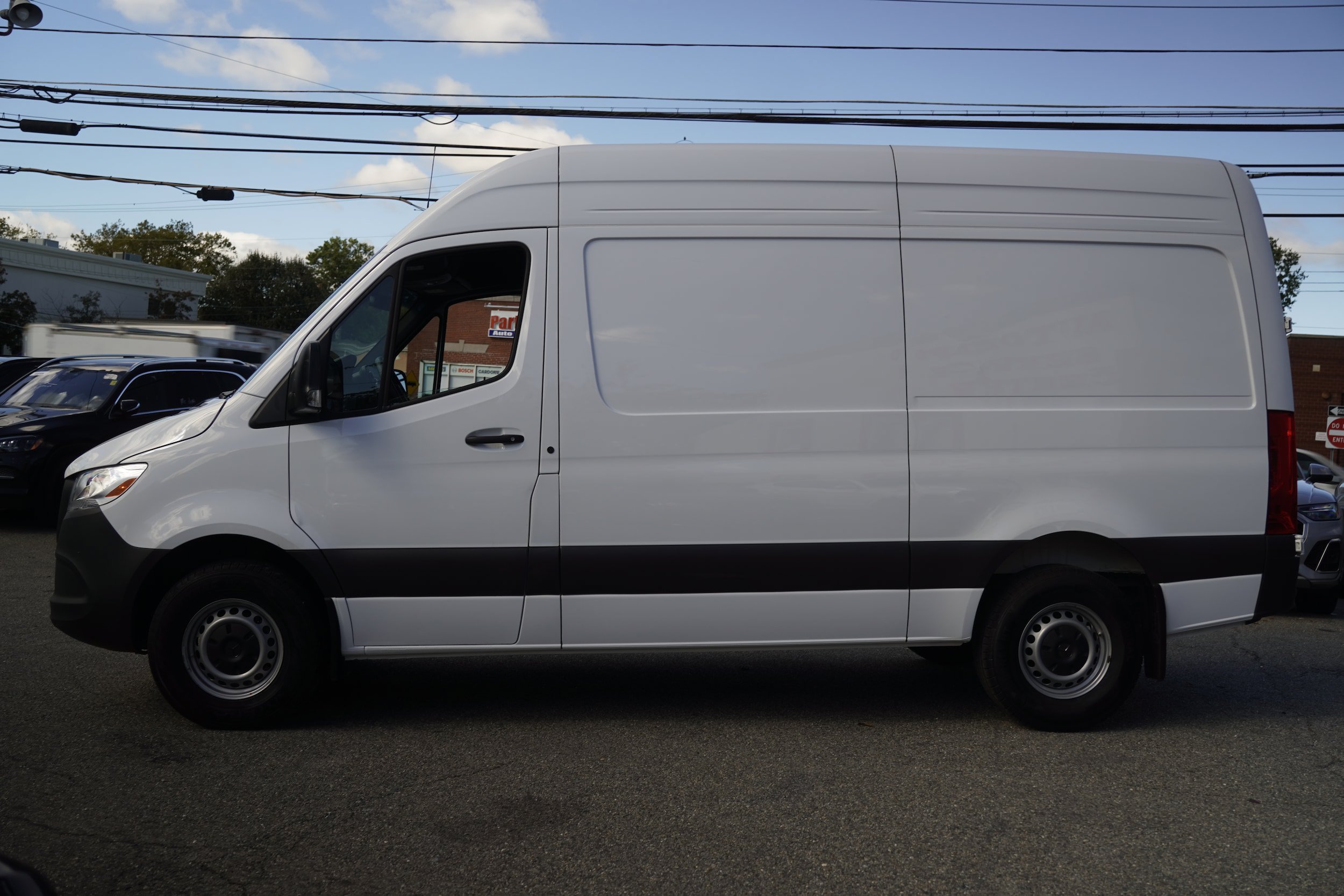 Used 2025 Mercedes-Benz Sprinter 2500 image 4