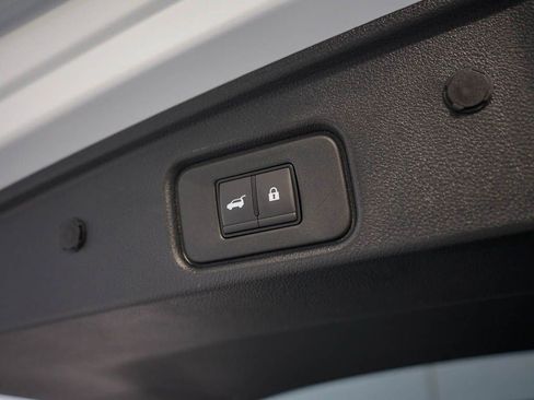 New 2025 Nissan Pathfinder Platinum image 9