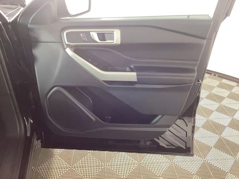 Used 2022 Ford Explorer XLT w/ Equipment Group 202A image 10