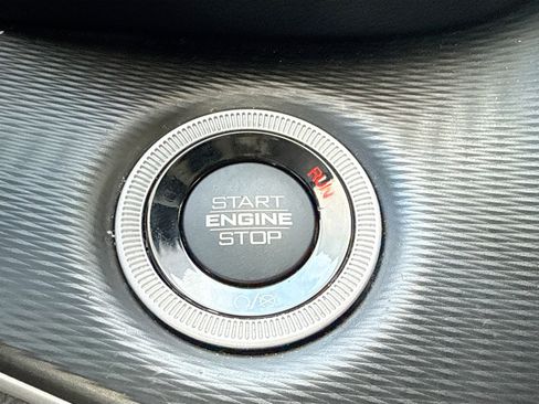 Used 2024 Jeep Grand Cherokee Laredo image 35