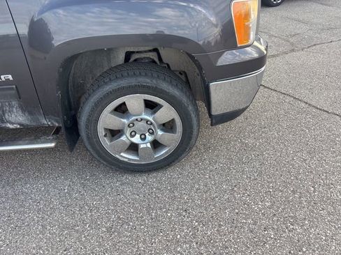 Used 2010 GMC Sierra 1500 SLT w/ LPO, Deluxe Chrome Package image 11