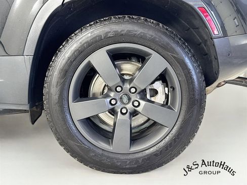 Used 2023 Land Rover Defender 110 SE AWD/4WD image 40