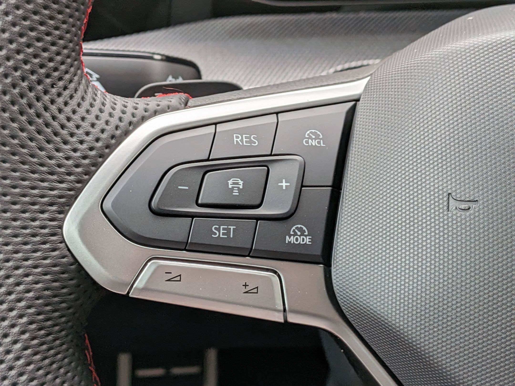 New 2026 Volkswagen GTI SE FWD image 18