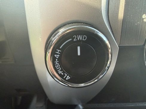 Used 2016 Toyota Tundra SR5 image 27