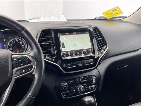 Used 2019 Jeep Cherokee Limited w/ Luxury Group AWD/4WD image 5