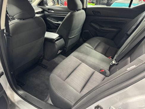 Used 2024 Nissan Altima 2.5 SV image 15