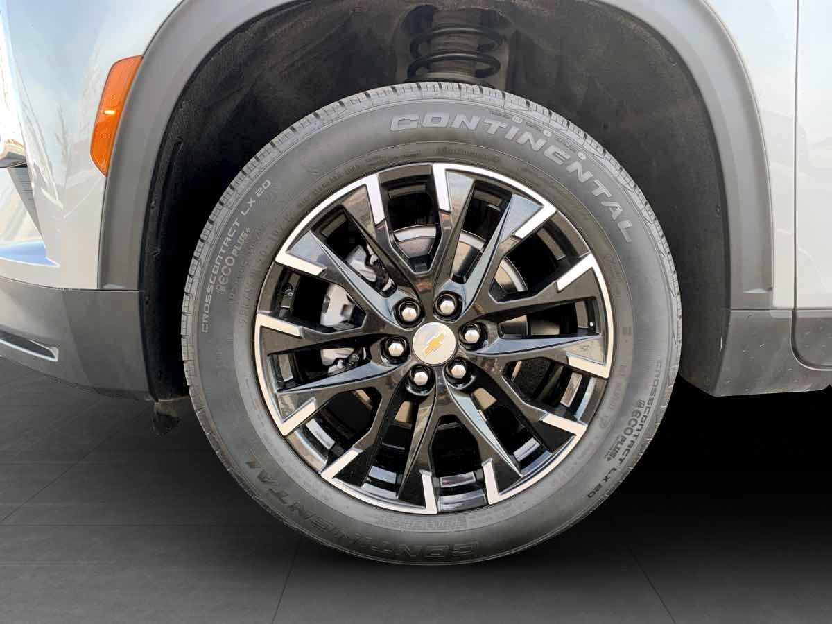 Used 2025 Chevrolet Traverse LT w/ Sun and Wheel Package AWD/4WD image 10