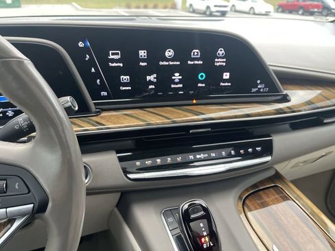 Used 2021 Cadillac Escalade ESV Premium Luxury Platinum image 27