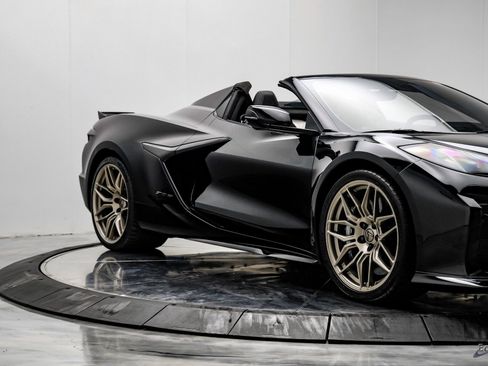 Used 2023 Chevrolet Corvette Z06 image 30