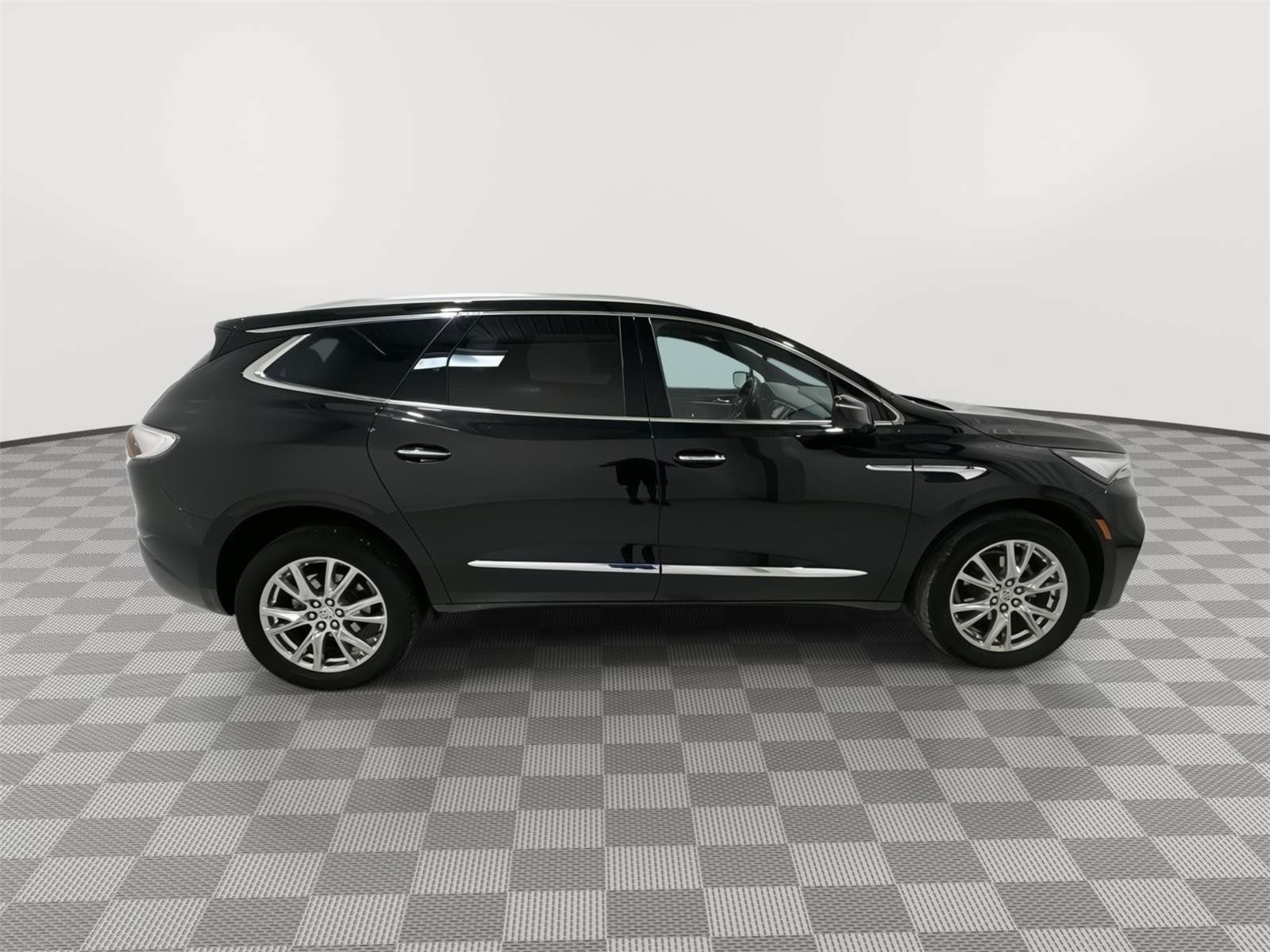 Used 2024 Buick Enclave Essence w/ Experience Buick Package AWD/4WD image 6