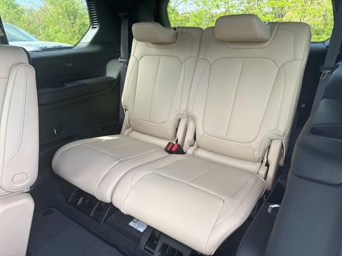 New 2026 Jeep Grand Cherokee L Limited AWD/4WD image 17