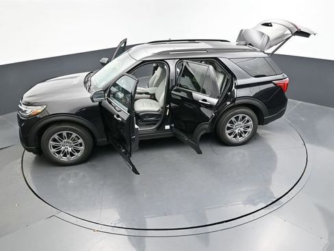 Used 2025 Ford Explorer Active w/ Active Comfort Package image 47