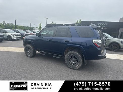 Used 2020 Toyota 4Runner Venture w/ Moonroof Package AWD/4WD image 13