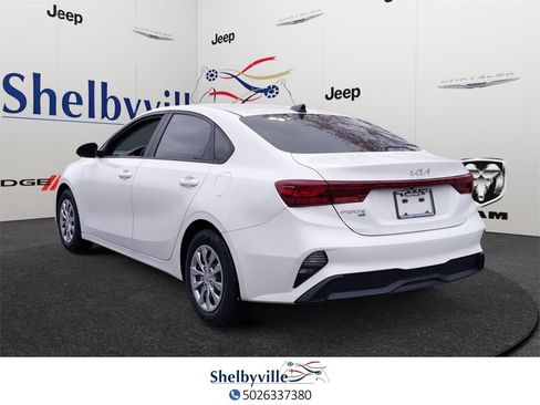 Used 2023 Kia Forte LX image 4