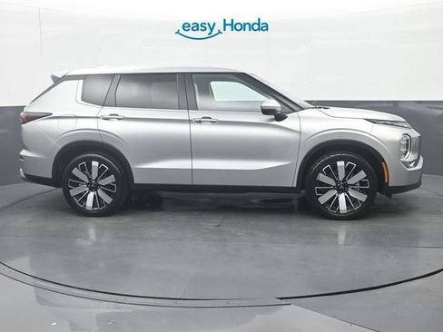 Used 2025 Mitsubishi Outlander SE AWD/4WD image 8