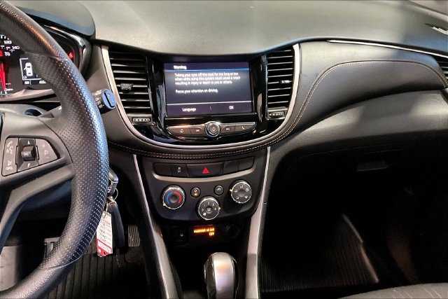 Used 2021 Chevrolet Trax LT FWD image 15