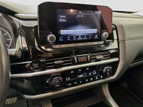 Used 2025 Nissan Pathfinder SV AWD/4WD image 25