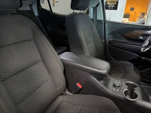 Used 2018 GMC Terrain SLE w/ Driver Convenience Package image 32