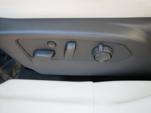 Used 2022 Buick Envision Avenir w/ Technology Package II AWD/4WD image 19