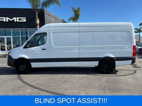 Used 2025 Mercedes-Benz Sprinter 3500 image 9