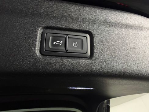 Used 2025 Audi Q6 e-tron Premium Plus w/ Premium Plus AWD/4WD image 23