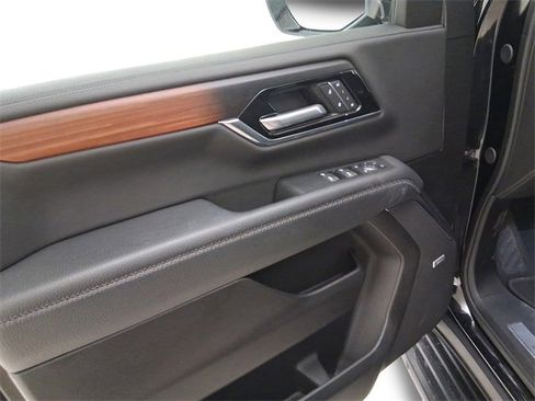 Certified 2025 GMC Yukon Denali image 13