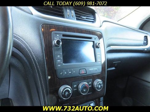 Used 2016 Chevrolet Traverse LT w/ Style and Technology Package AWD/4WD image 33