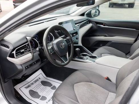 Used 2021 Toyota Camry LE image 18