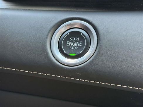 Used 2024 Cadillac Escalade ESV Premium Luxury Platinum AWD/4WD image 33