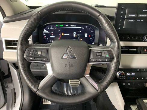 Used 2025 Mitsubishi Outlander SEL FWD image 22