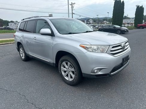 Used 2013 Toyota Highlander SE AWD/4WD image 1