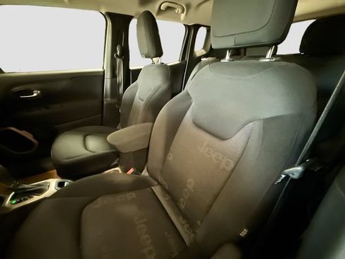 Used 2016 Jeep Renegade Latitude AWD/4WD image 21