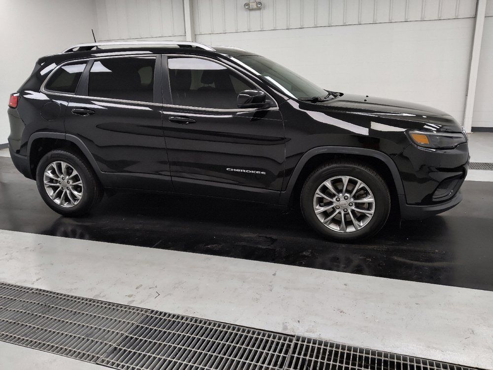 Used 2019 Jeep Cherokee Latitude Plus w/ Comfort/Convenience Group FWD image 11