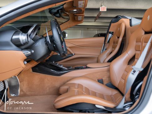 Used 2022 Ferrari 812 GTS image 14