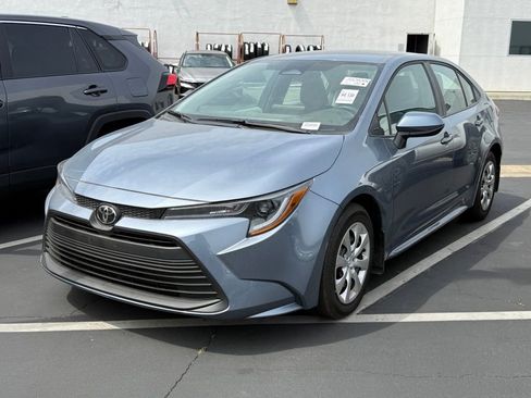 Used 2026 Toyota Corolla LE image 3