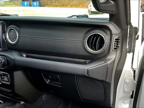 Used 2021 Jeep Wrangler Unlimited Sahara image 16