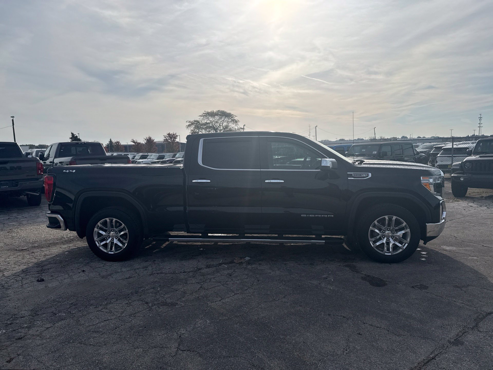 Used 2020 GMC Sierra 1500 SLT w/ SLT Premium Plus Package AWD/4WD image 5