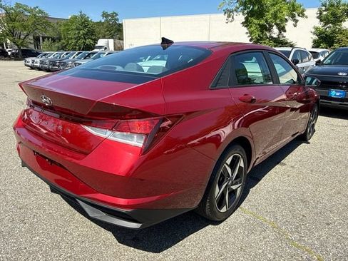 Used 2023 Hyundai Elantra SEL w/ Convenience Package FWD image 15