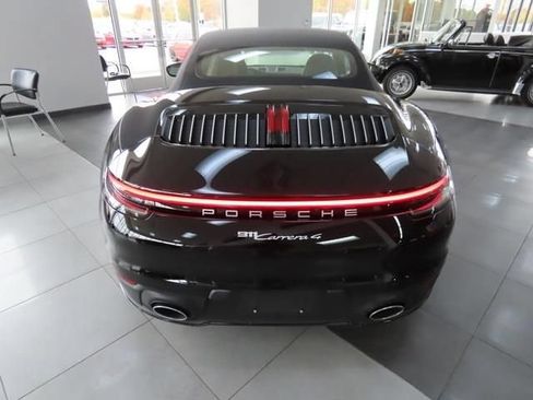 Used 2022 Porsche 911 Carrera 4 AWD/4WD image 5