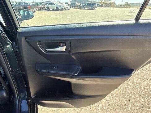 Used 2016 Toyota Camry SE image 21