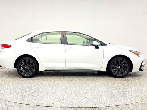 Used 2023 Toyota Corolla SE image 4