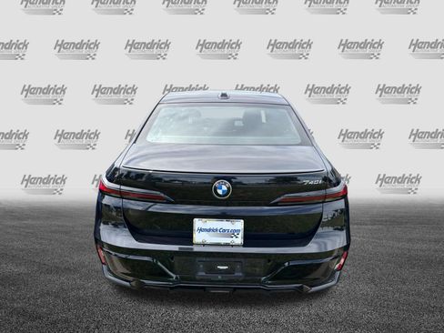 Used 2023 BMW 740i RWD image 9