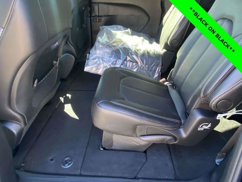 New 2026 Chrysler Pacifica Select w/ S Appearance Package image 39