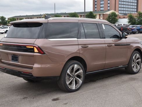 New 2026 Lincoln Navigator Black Label AWD/4WD image 6