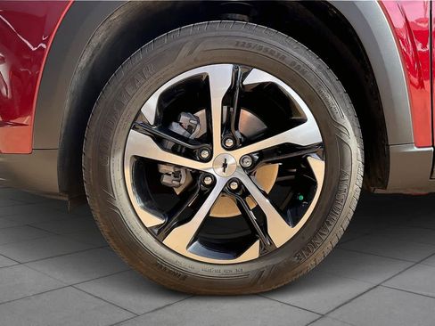 Certified 2025 Chevrolet Trax RS w/ Driver Confidence Package image 11